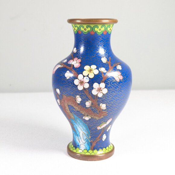 Small Blue Cloisonne vase 5 1/4" / 13 cm, Cherry blossom tree and Blue bird - Picture 2 of 10
